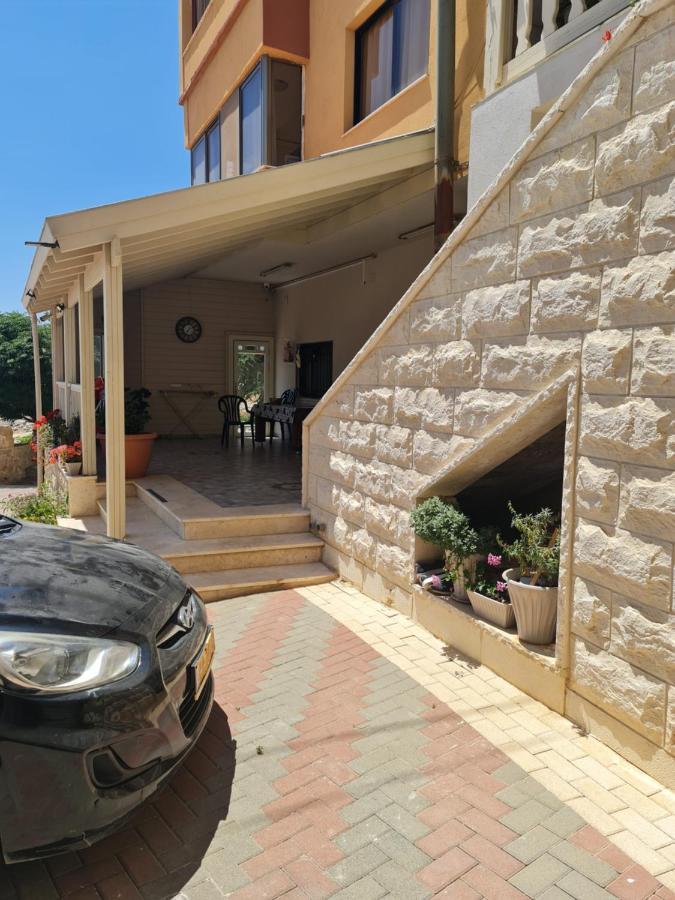 Vida Bhermon 2, One Small Wooden Cabin Majdal Shams Exterior photo
