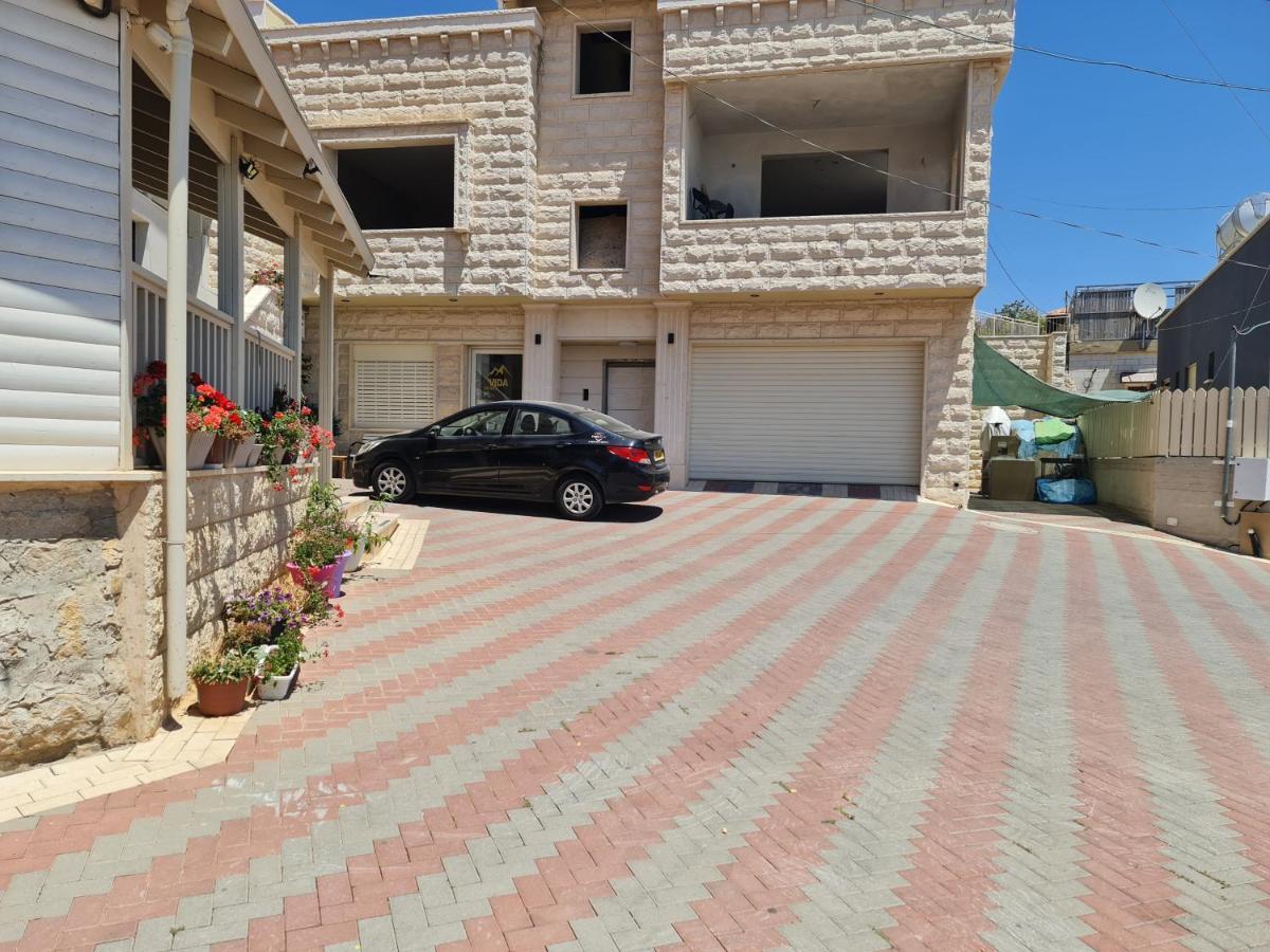 Vida Bhermon 2, One Small Wooden Cabin Apartment Majdal Shams Exterior photo